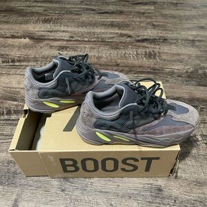 Adidas Yeezy Boost 700 Sneakers